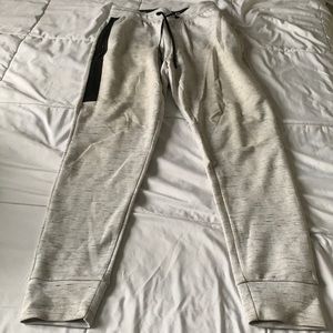American Eagle Joggers